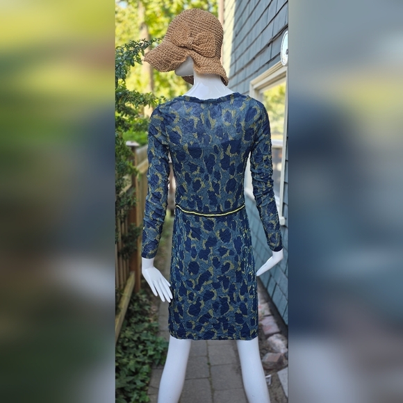 Sandwich dress,blue,yellow, black retro, med, long sleeve - Picture 13 of 16